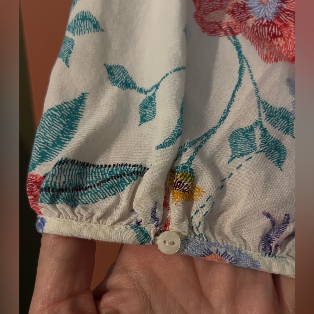 Old Navy Off-White Floral Boho V-neck Blouse - Picture 3 of 6